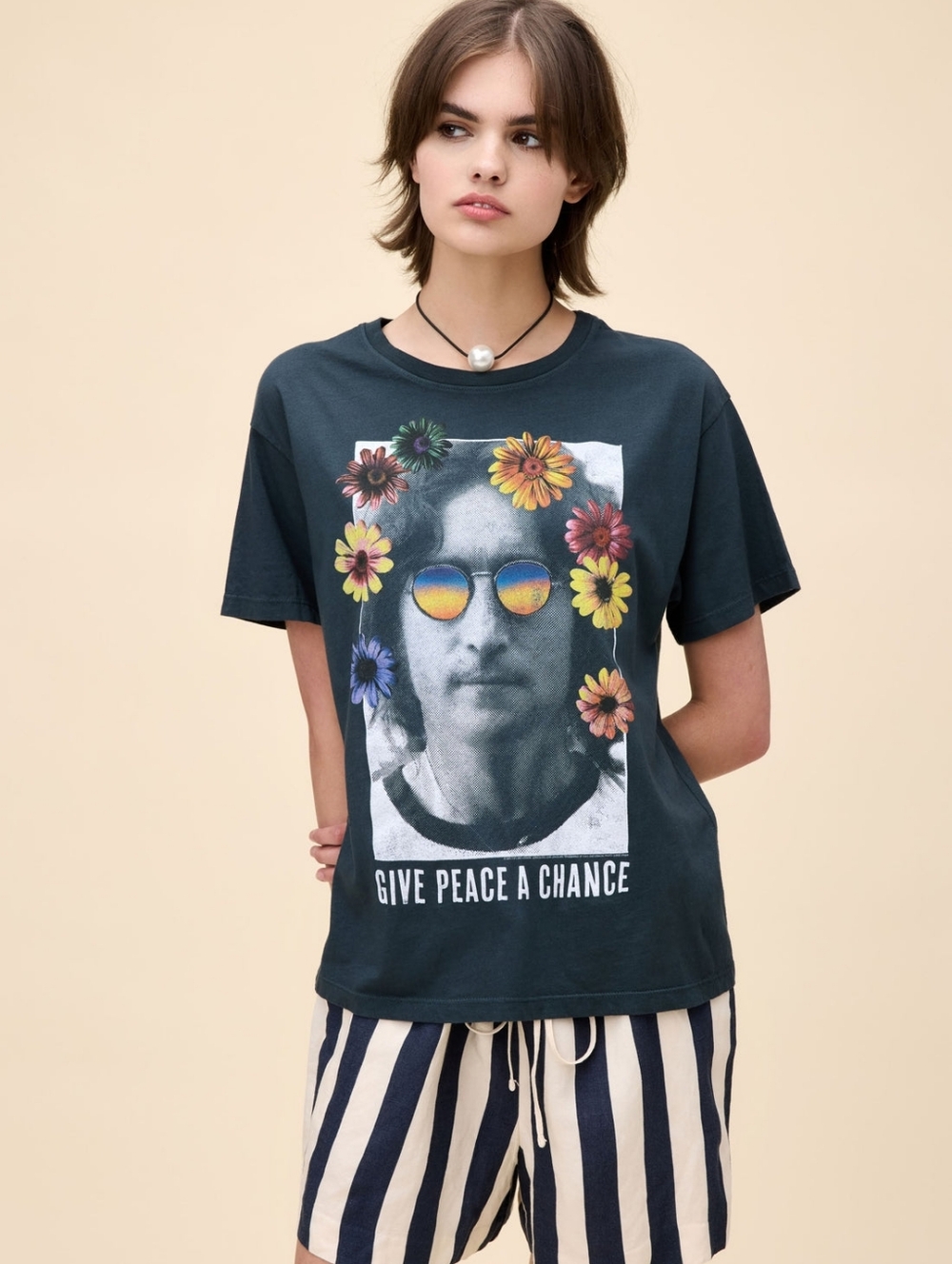 Daydreamer John Lennon 'Give Peace A Chance' Graphic T-shirt - XS